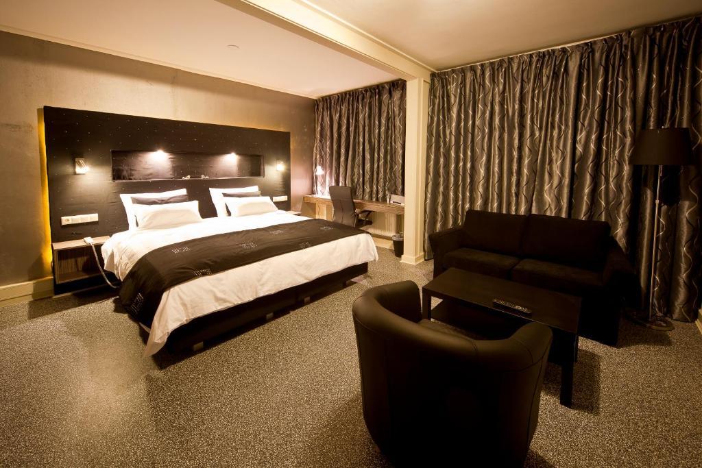 Raadhuis Dinther Suites Heeswijk-Dinther Δωμάτιο φωτογραφία