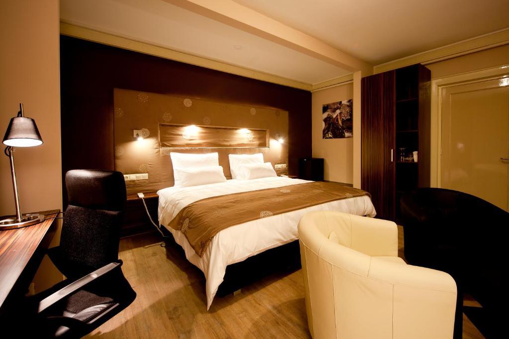 Raadhuis Dinther Suites Heeswijk-Dinther Δωμάτιο φωτογραφία